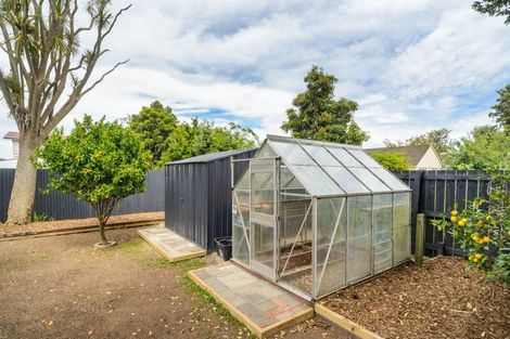 Photo of property in 6 Coventry Street, Highbury, Palmerston North, 4412