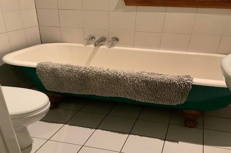 Photo of property in 74 Cambridge Terrace, Waterloo, Lower Hutt, 5011