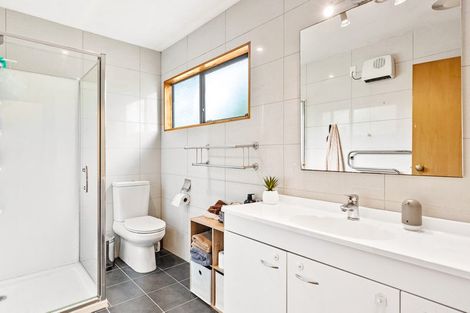 Photo of property in 3/203 Lake Road, Belmont, Auckland, 0622