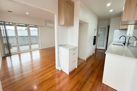 Photo of property in 140 Ti Rakau Drive, Pakuranga, Auckland, 2010