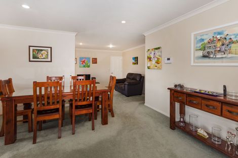 Photo of property in 4 Trillick Place, Tuakau, 2121