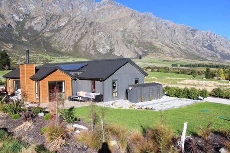 Photo of property in 6 Hovingham Court, Jacks Point, Queenstown, 9371