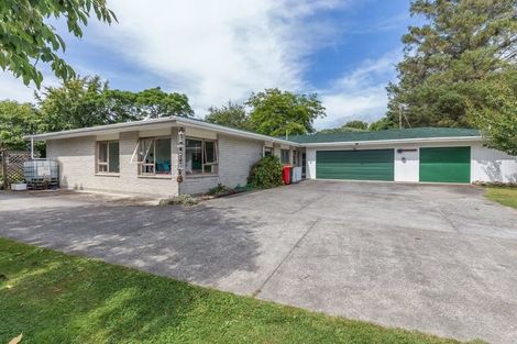 Photo of property in 470 Tararua Road, Levin, 5571