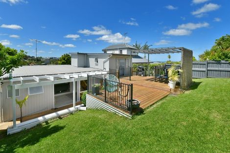 Photo of property in 52b Bay Street, Red Beach, 0932