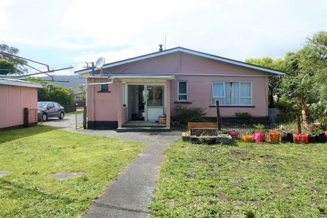 Photo of property in 22 Doyle Street, Blaketown, Greymouth, 7805