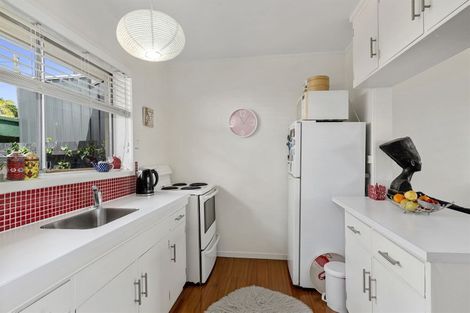 Photo of property in 3/28 William Bond Street, Stanley Point, Auckland, 0624