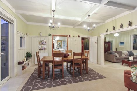 Photo of property in 32 Barrett Street, Westown, New Plymouth, 4310