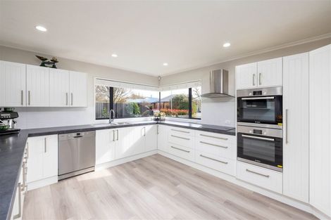 Photo of property in 15 Abingdon Court, Avonhead, Christchurch, 8042