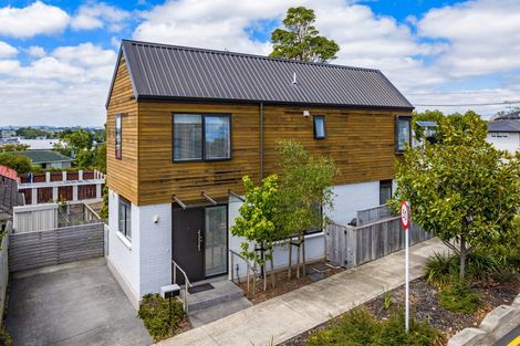 Photo of property in 1 Reg Pearce Way, Glen Innes, Auckland, 1072