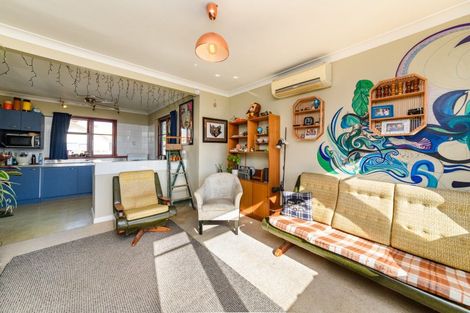 Photo of property in 8 Rewa Street, Takaro, Palmerston North, 4412