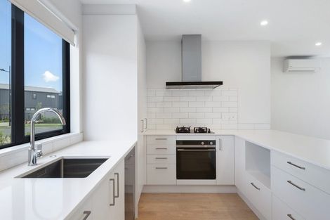 Photo of property in 25 Viridian Avenue, Rosehill, Papakura, 2113