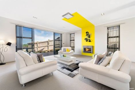 Photo of property in 8 Ellivani Rise, Pukekohe, 2120