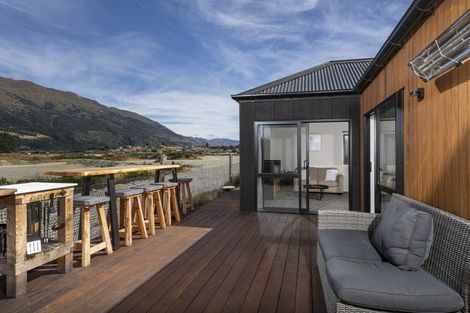 Photo of property in 175 Burdon Loop, Lake Hawea, 9382