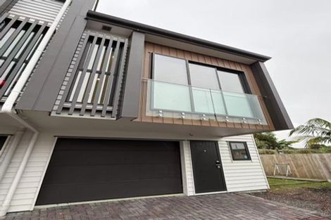 Photo of property in 9/218 Rosebank Road, Avondale, Auckland, 1026