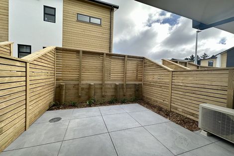 Photo of property in 17-17a The Strand, Wainuiomata, Lower Hutt, 5014