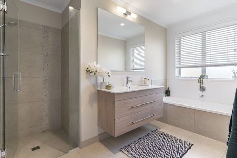 Photo of property in 5 Jessie Rise, Riverhead, 0820