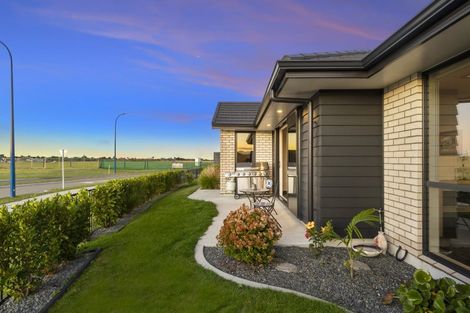 Photo of property in 5 Warlock Way, Papamoa, 3118