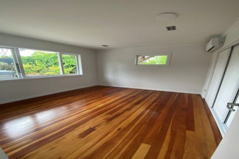 Photo of property in 26 West Lynn Road, Titirangi, Auckland, 0604