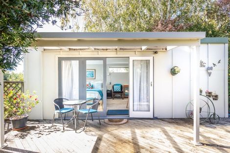 Photo of property in 16 Napier Terrace, Hospital Hill, Napier, 4110