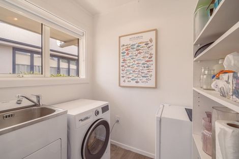 Photo of property in 6 Laing Crescent, Heathcote Valley, Christchurch, 8022