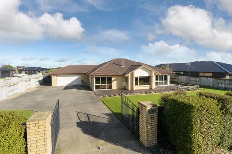 Photo of property in 44 Phillips Street, Sanson, 4817