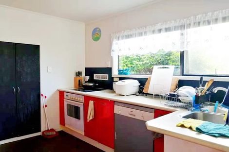 Photo of property in 17 Hurstbourn Priors, Goodwood Heights, Auckland, 2105