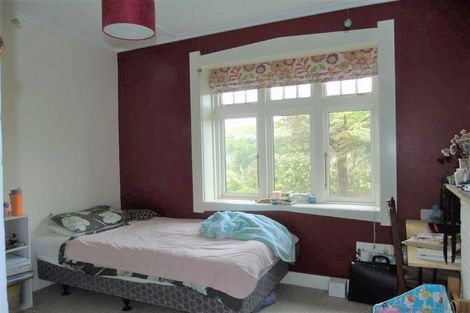 Photo of property in 12 Harland Street, Brooklyn, Wellington, 6021