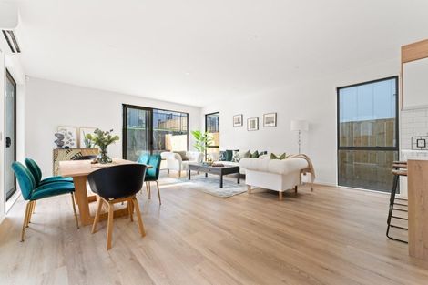 Photo of property in 21 Bronzewater Drive, Silverdale, 0932