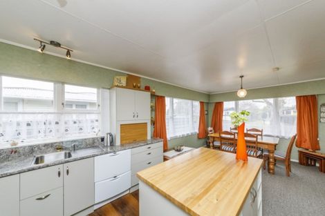 Photo of property in 3 Abraham Crescent, Milson, Palmerston North, 4414