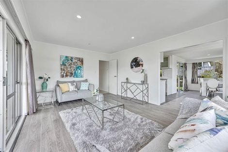 Photo of property in 4 Bacot Place, Howick, Auckland, 2014