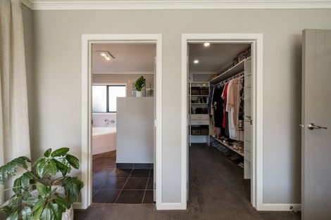 Photo of property in 10 The Dales, Dinsdale, Hamilton, 3204