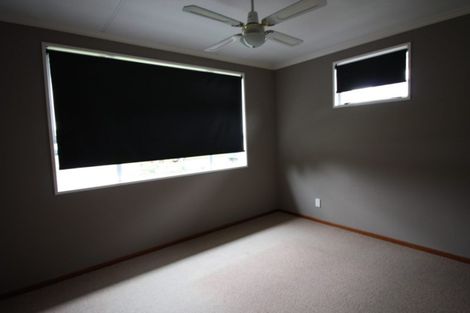 Photo of property in 12 Raglan Avenue, Cloverlea, Palmerston North, 4412