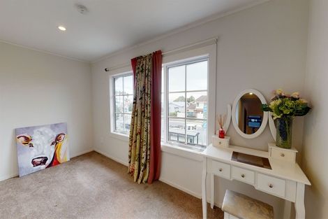 Photo of property in 397 Lake Road, Takapuna, Auckland, 0622