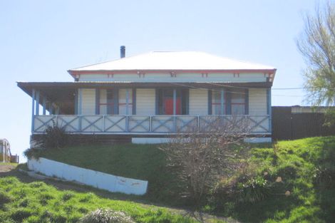 Photo of property in 17 Jenks Street, Foxton, 4814