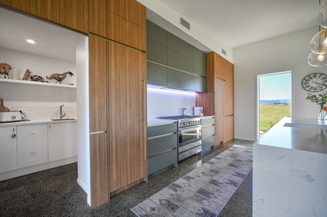 Photo of property in 2658 Taihape Road, Sherenden, Hastings, 4179