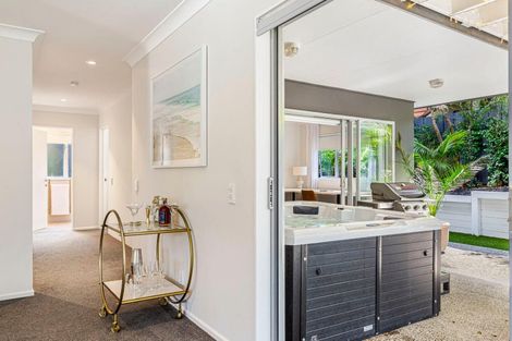 Photo of property in 4 Brandon Road, Manly, Whangaparaoa, 0930