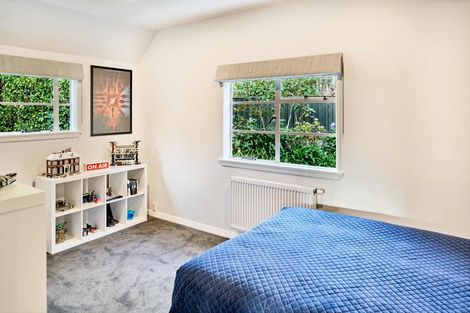 Photo of property in 10 Walter Road, Lowry Bay, Lower Hutt, 5013