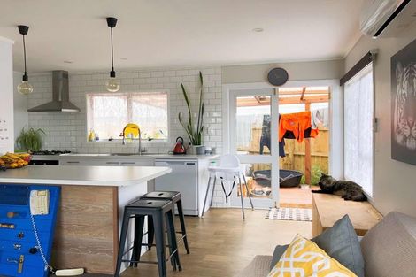 Photo of property in 22 Cedar Heights Avenue, Massey, Auckland, 0614