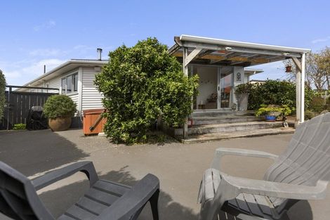 Photo of property in 8 Blenheim Place, Vogeltown, New Plymouth, 4310