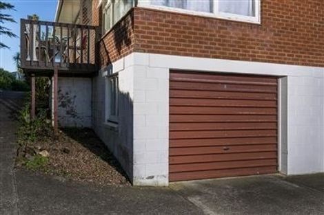 Photo of property in 1/33 Knightsbridge Drive, Forrest Hill, Auckland, 0620