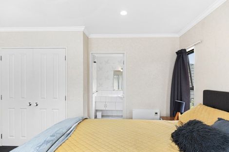 Photo of property in 10 Saint Ives Grove, Whalers Gate, New Plymouth, 4310