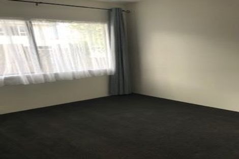 Photo of property in 33 Helleur Road, Massey, Auckland, 0614