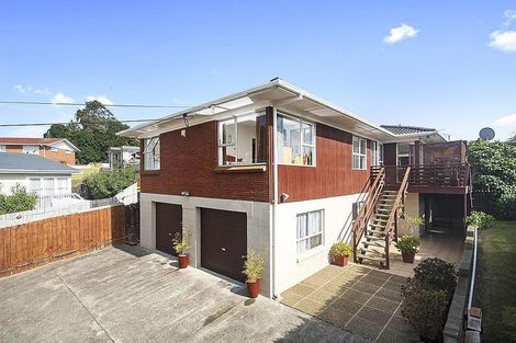 Photo of property in 133 Tiroroa Avenue, Te Atatu South, Auckland, 0610