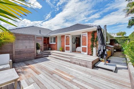 Photo of property in 2/12 Bella Vista Road, Herne Bay, Auckland, 1011
