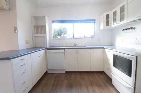 Photo of property in 1/4 Mickle Street, Te Atatu South, Auckland, 0610