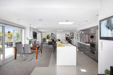 Photo of property in 2 Hemingway Place, Spencerville, Christchurch, 8083