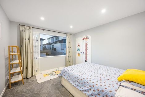 Photo of property in 14 Davey Crescent, Orewa, 0931