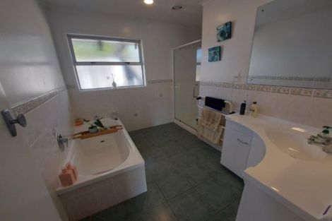 Photo of property in 327 Pine Valley Road, Dairy Flat, Silverdale, 0992