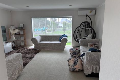 Photo of property in 53 Palmcrest Grove, Highland Park, Auckland, 2010