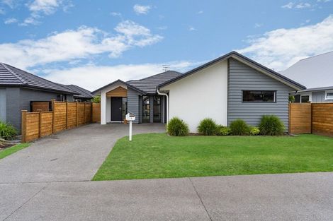 Photo of property in 7 Tuangi Way, Papamoa Beach, Papamoa, 3118